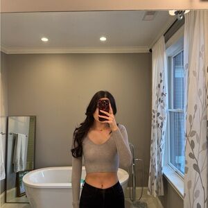 La Hearts Ribbed Knit Top in Gray